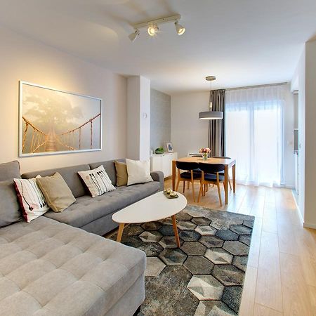מוסטר Brand New Apartment Selma מראה חיצוני תמונה