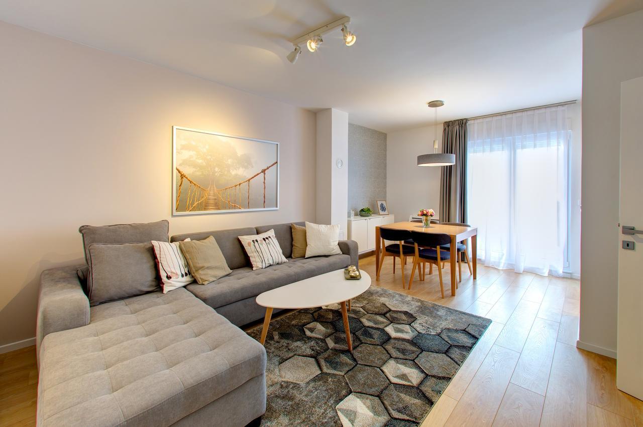 מוסטר Brand New Apartment Selma מראה חיצוני תמונה