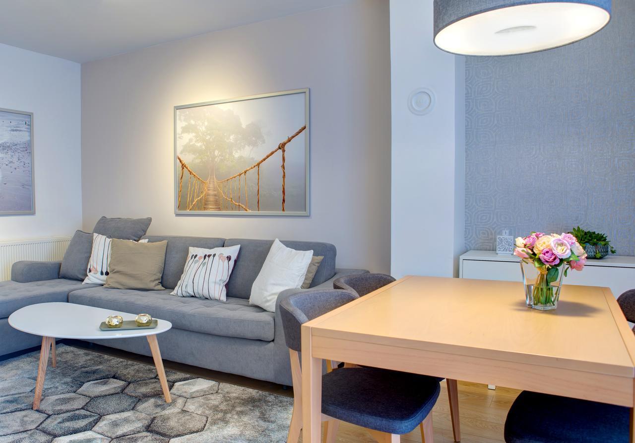 מוסטר Brand New Apartment Selma מראה חיצוני תמונה