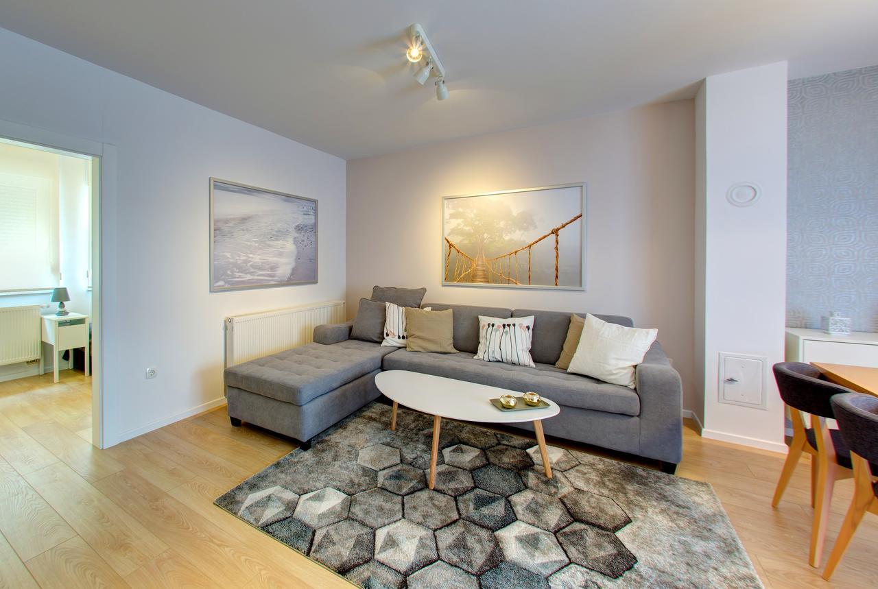 מוסטר Brand New Apartment Selma מראה חיצוני תמונה