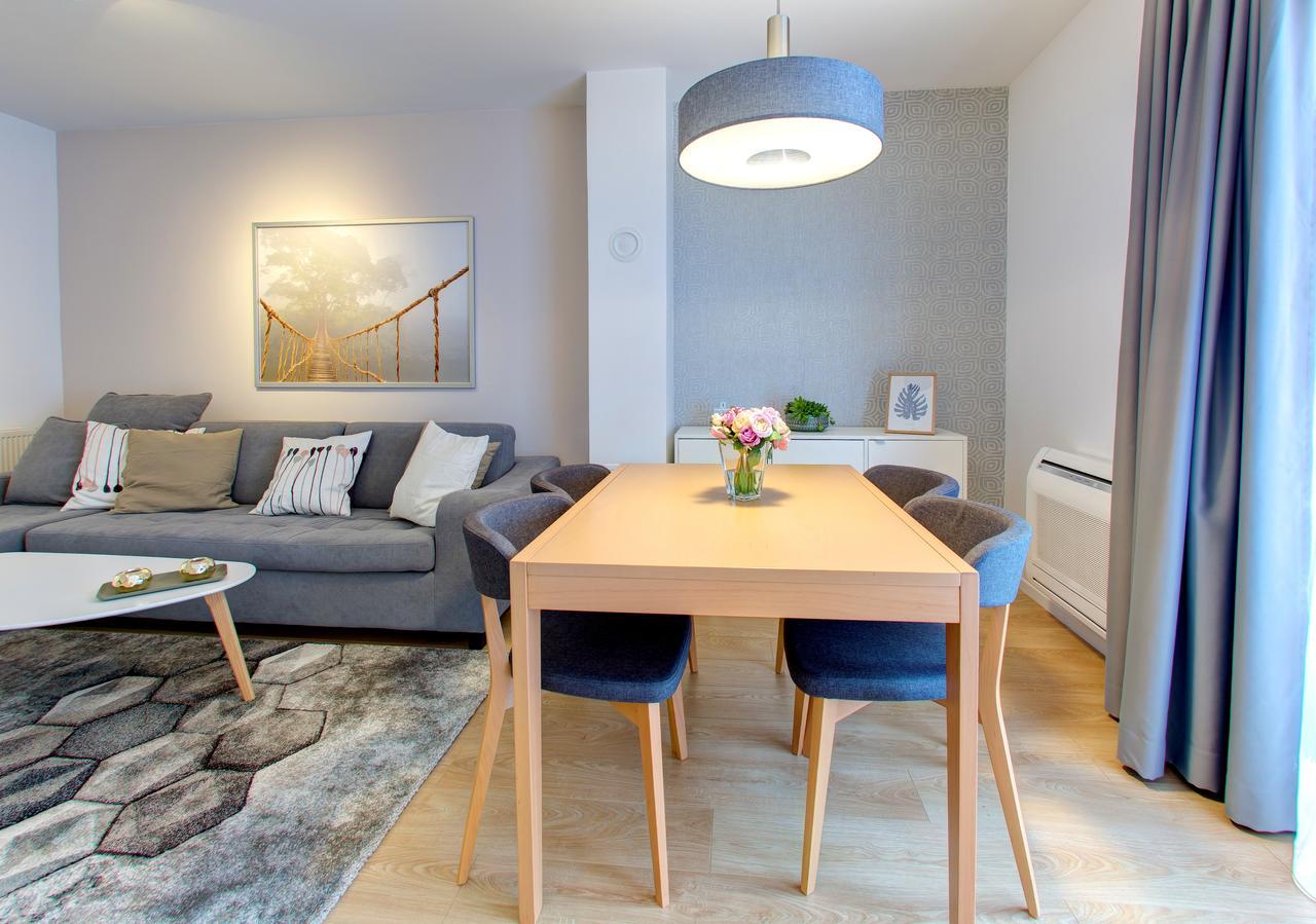 מוסטר Brand New Apartment Selma מראה חיצוני תמונה