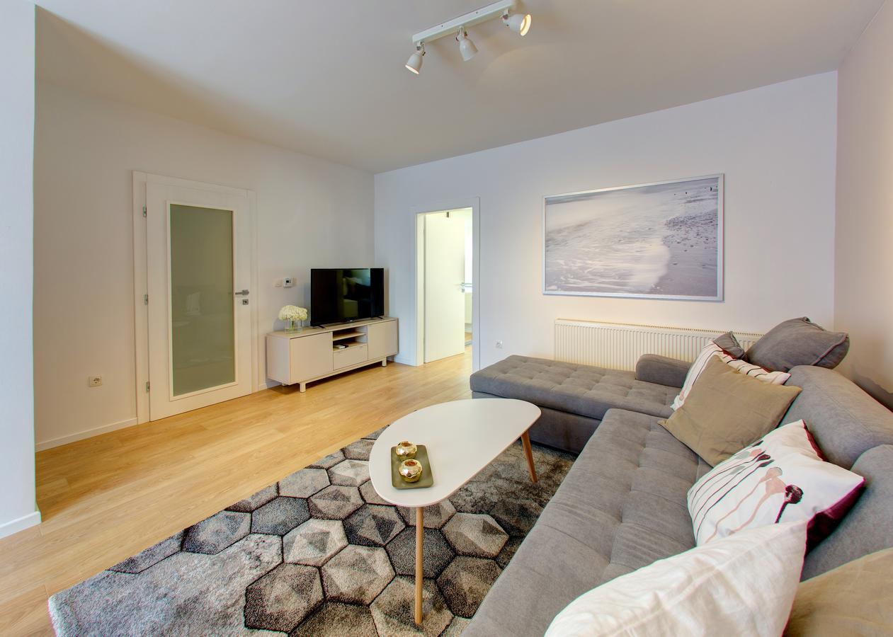 מוסטר Brand New Apartment Selma מראה חיצוני תמונה