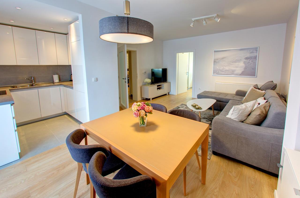 מוסטר Brand New Apartment Selma מראה חיצוני תמונה