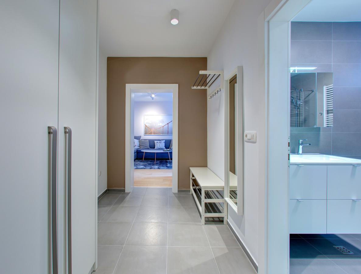 מוסטר Brand New Apartment Selma מראה חיצוני תמונה