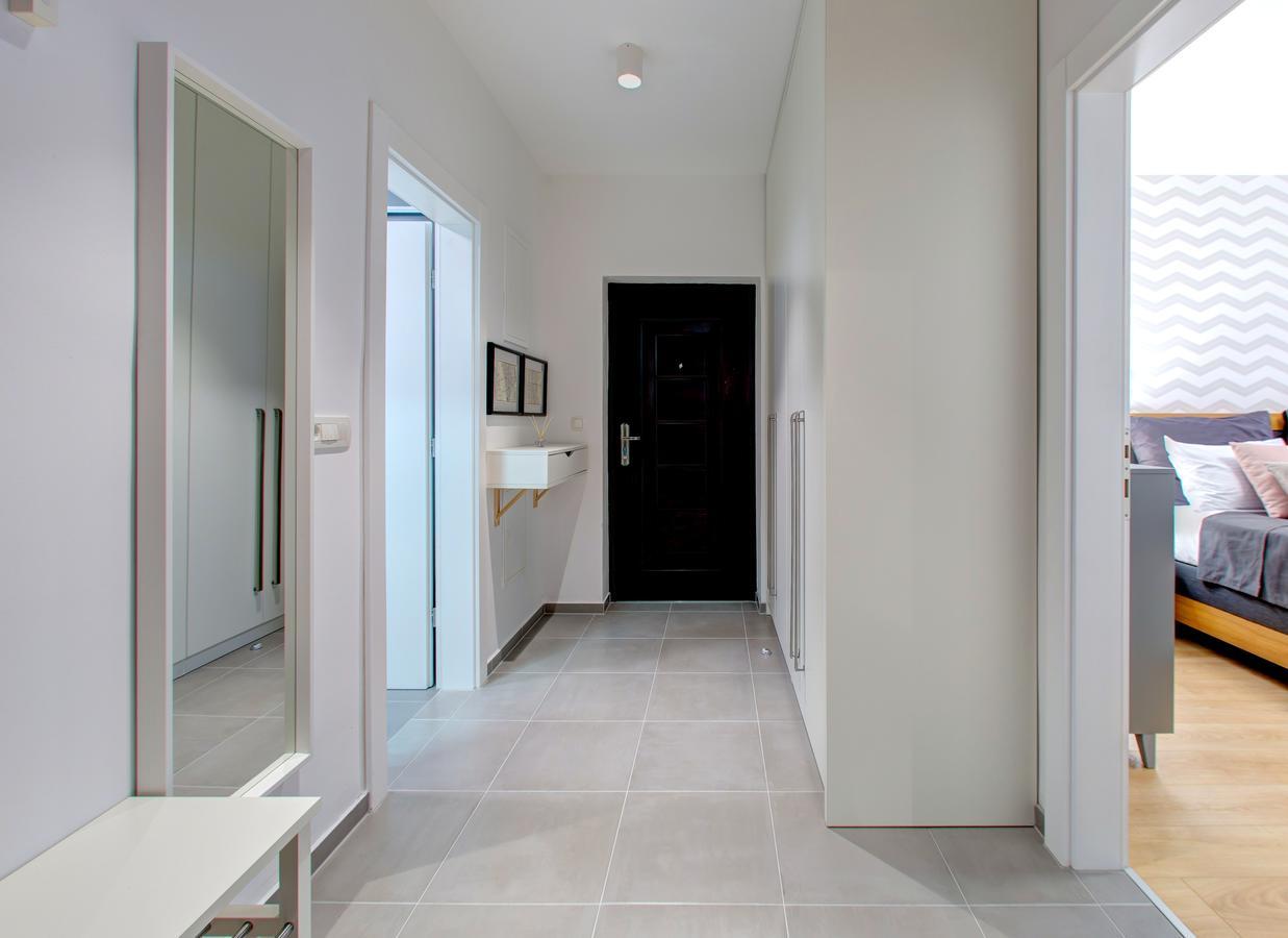 מוסטר Brand New Apartment Selma מראה חיצוני תמונה